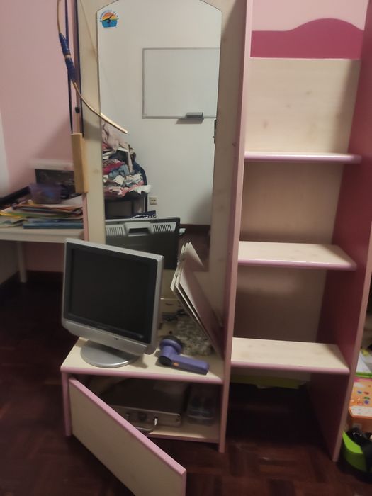 Cama de criança/ infantil. Preço negociável, sem colchão