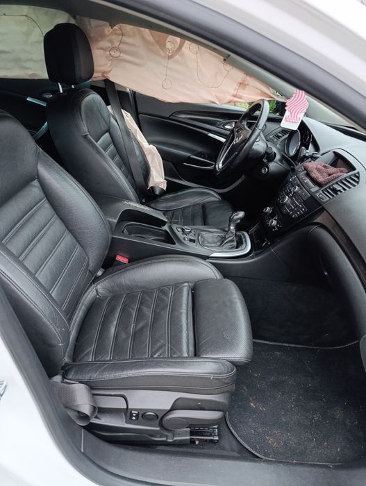 Opel Insignia uszkodzony