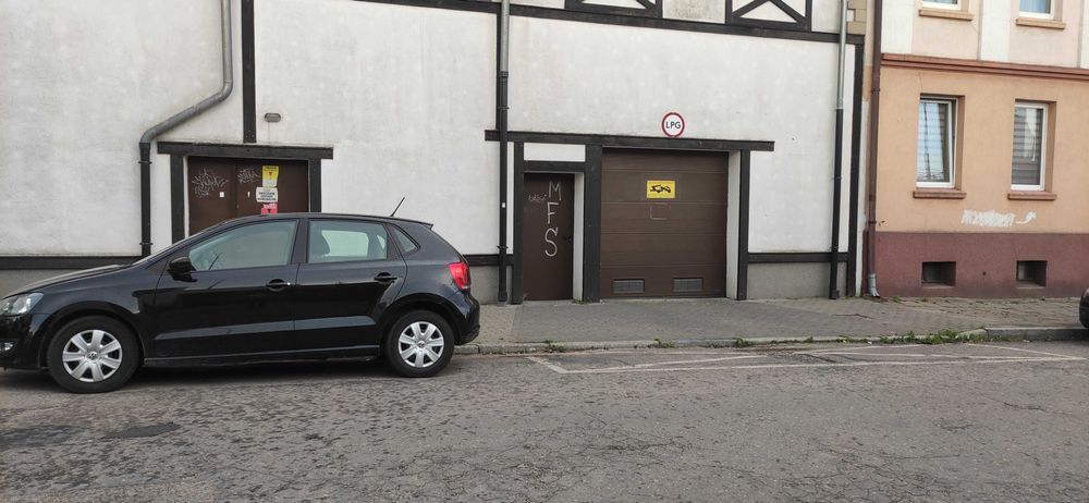 Okazja miejsce postojowe w hali garaż. centrum ul. Dzieci Wrzesińskich - Widok 2