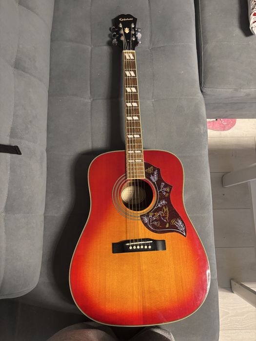 Gitara akustyczna epiphone hummingbird futerial stojak i kostki