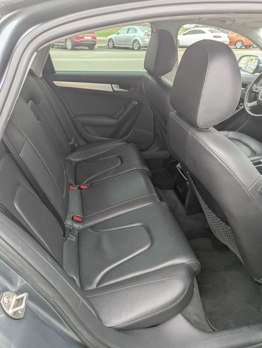 Автомобиль Audi A4