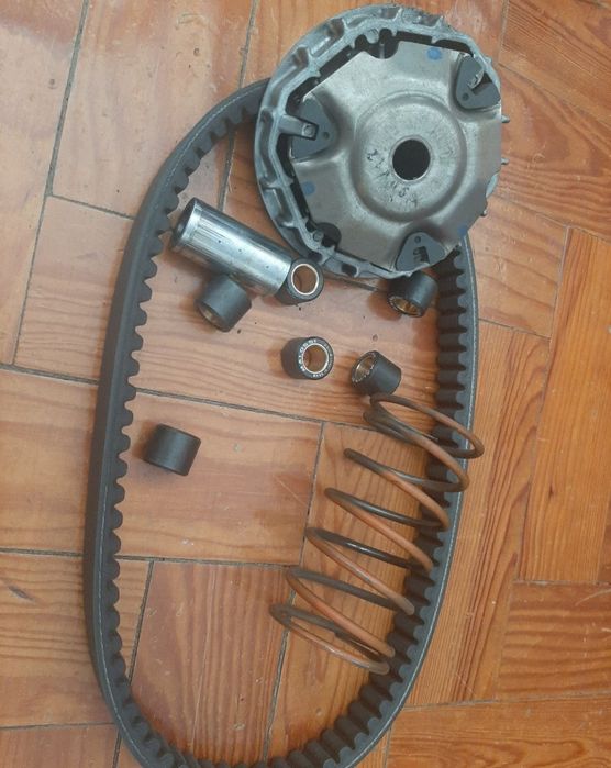 Vendo variador, amortecedores escapeAkrapovic para Honda pcx 125 de 20