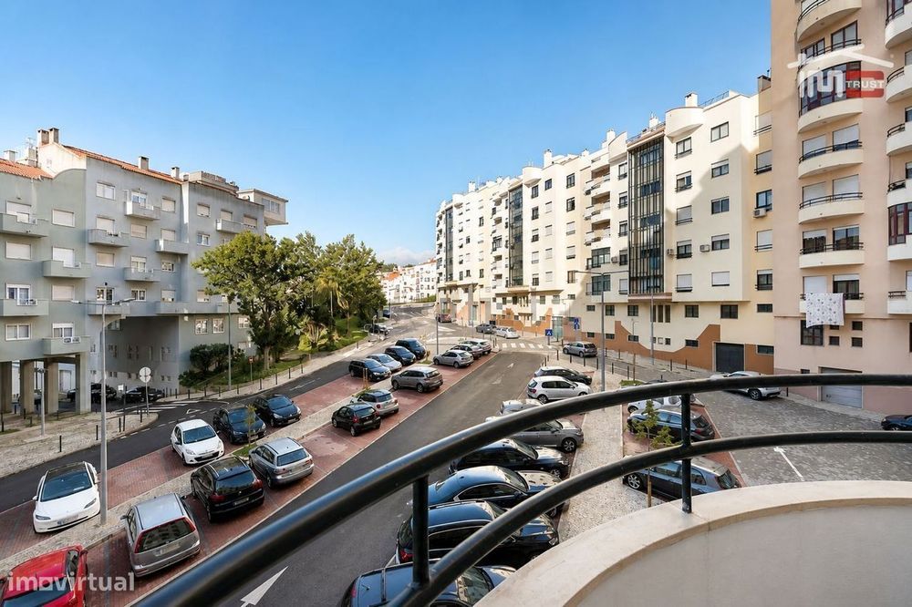 Excelente T2 na Ramada / Odivelas - 2 Varandas, 2 WCs, 3ºandar com ...