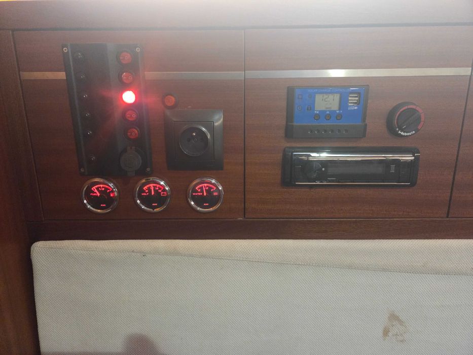 Jacht żaglowy TES 678/720 BT