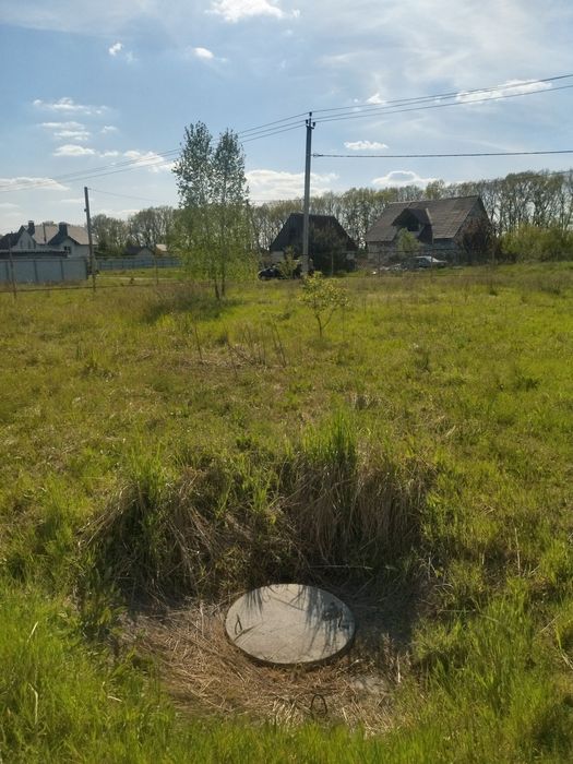Продаж земельної ділянки під будівництво.