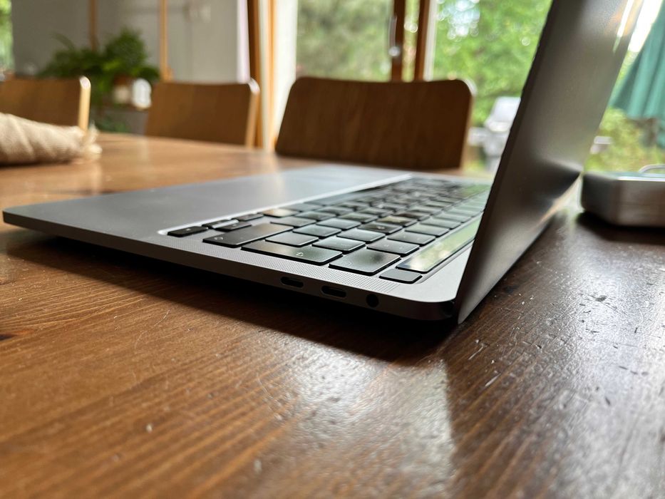 MacBook Pro 13 2020 | i7 | 16GB RAM | 512GB SSD | 4x Thunderbolt