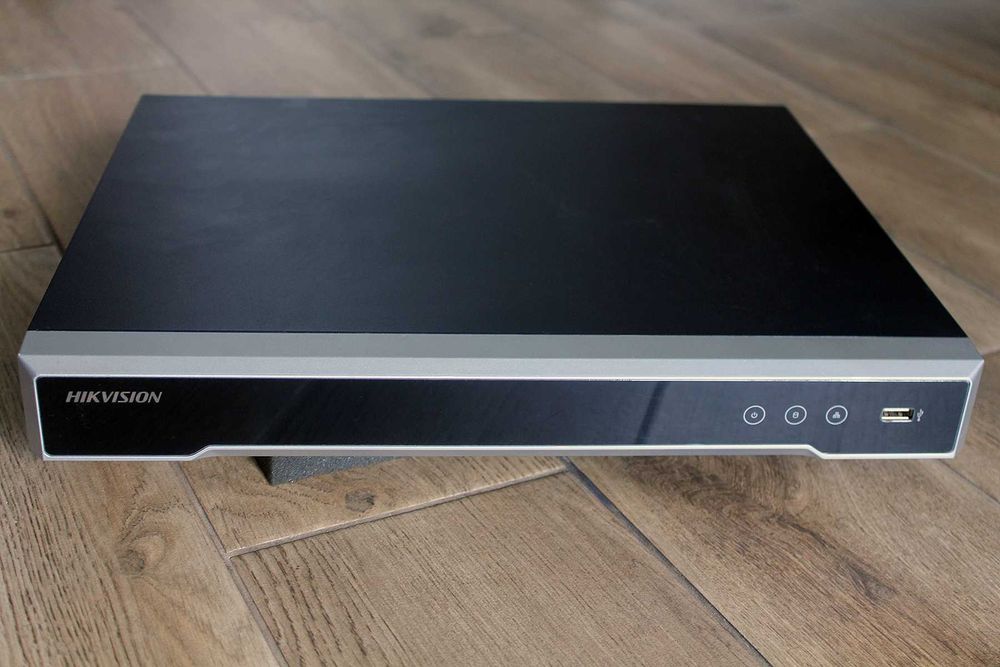 16 канальный Сетевой видеорегистратор NVR Hikvision DS-7616NI-I2