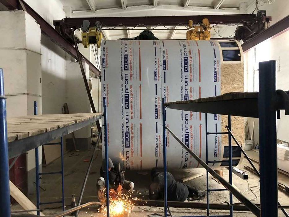 Продаж комплексу виробничо-складських приміщень з земельною ділянкою