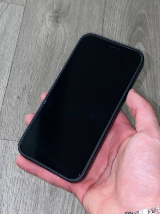 iPhone 12 64gb neverlok 

Face ID: не працює 

True Tone: працює 

АКБ
