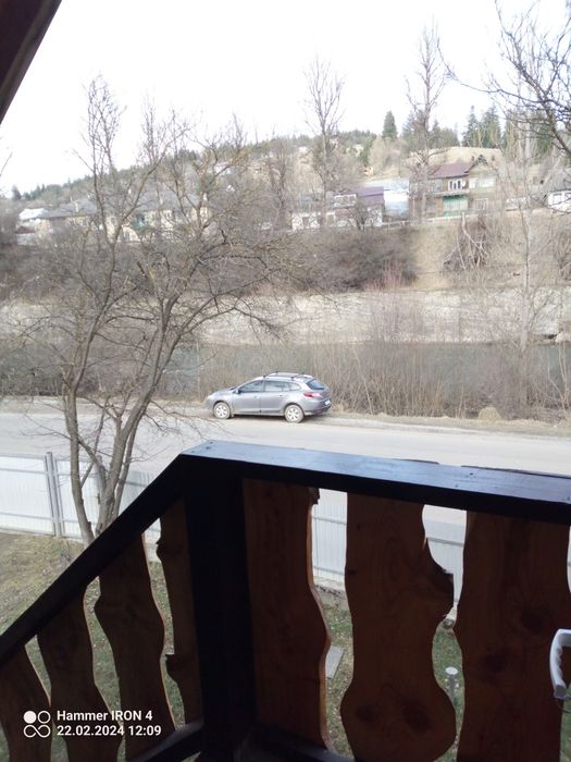 Здається будинок (центр Верховини)