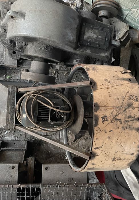 Прес для брикетів