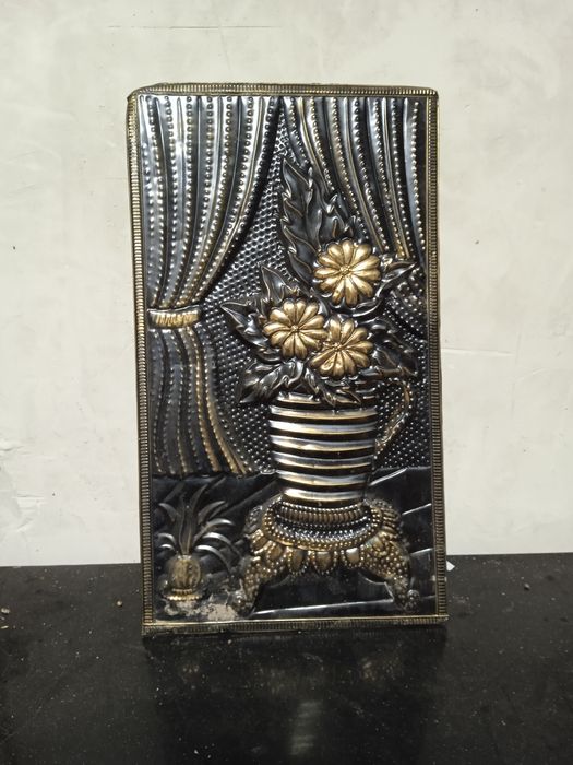 Картина чеканка "цветы в кувшине"