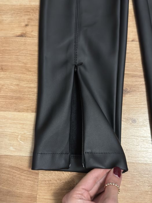 Шкіряні штани завужені M