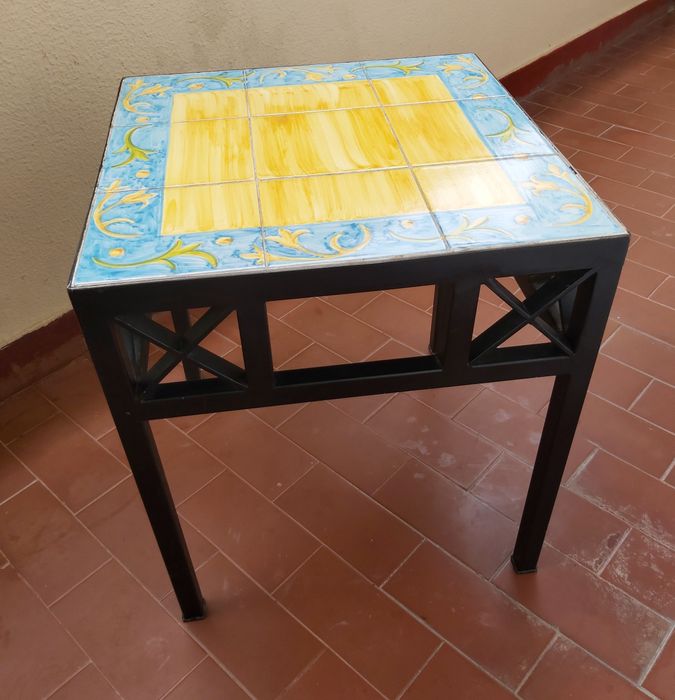 Mesa em ferro...