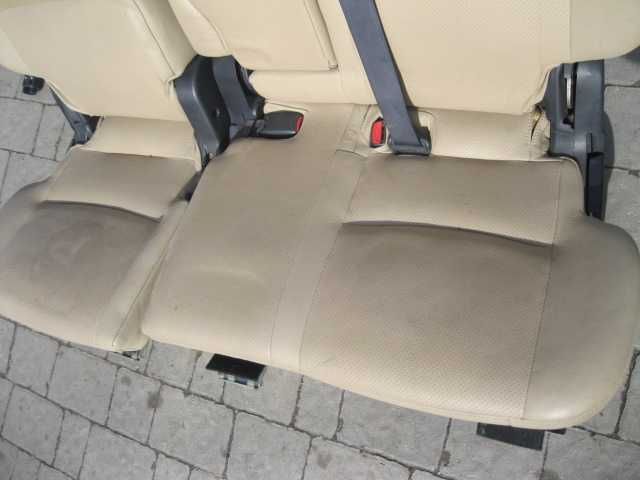 Mitsubishi Outlander XL сидіння задні