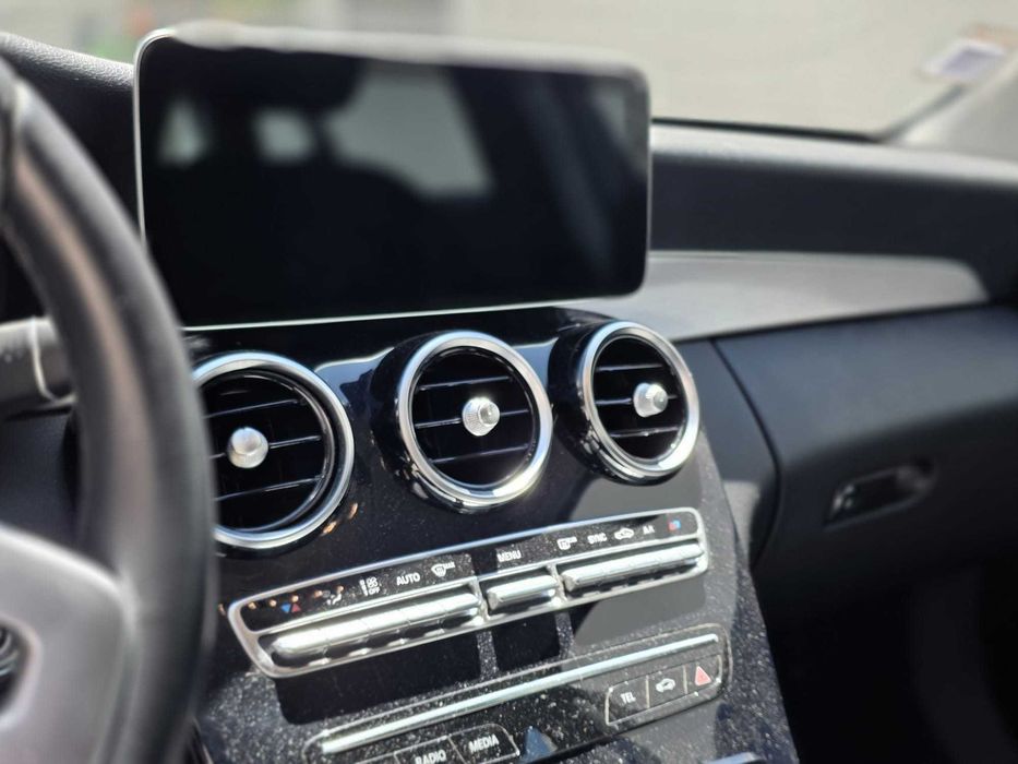 Mercedes-Benz C 220 — fotografia 12