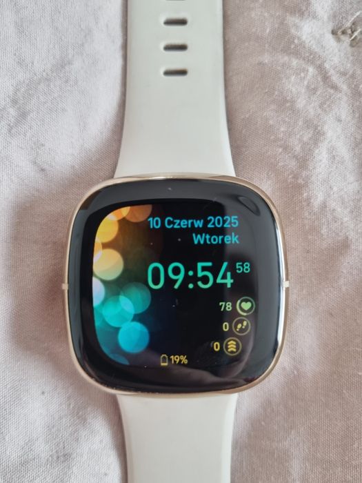 Smartwatch Fitbit Sense złoty