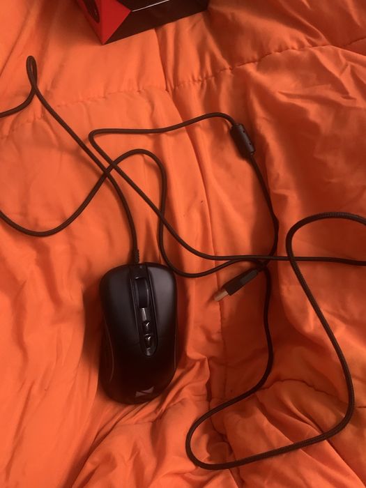 mouse e teclado com fios