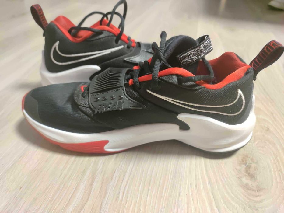 Sprzedam buty Nike zoom Freak 3 rozm 43 w bardzo dobrym stanie