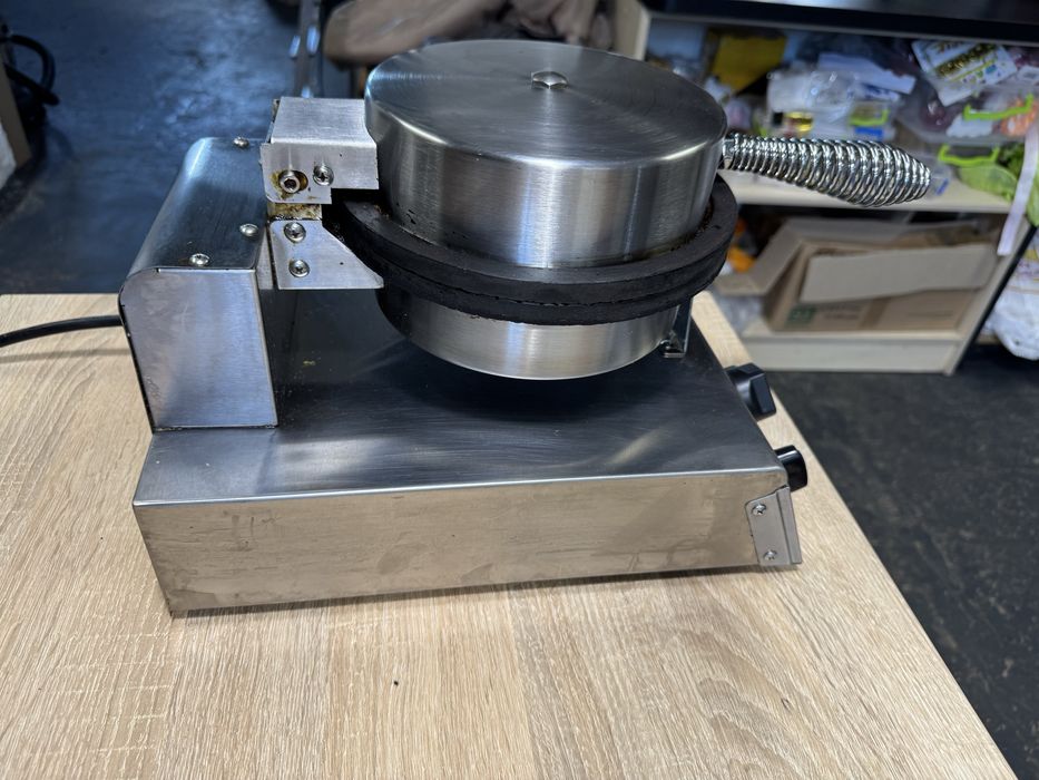 Вафельница б/у,вафельниця б/в