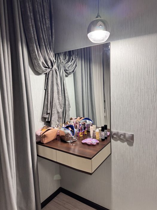 Продам комплект меблів для спальні з саимовивозом