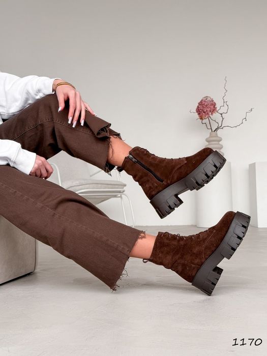 Спортивні черевики зима та куртка на підлітка