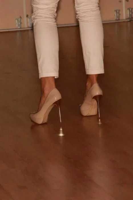 Zara Szpilki / Platformy Nude r. 40