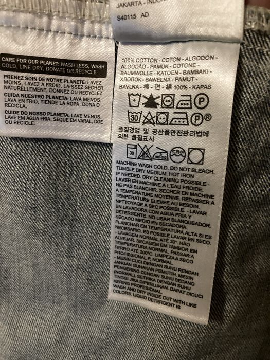 Levis нова куртка