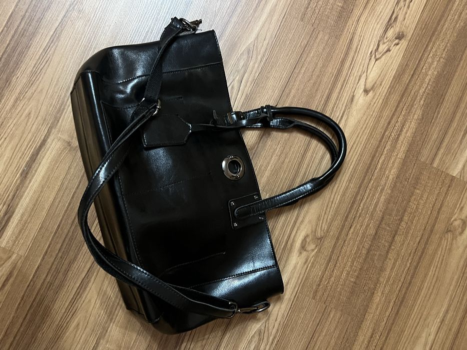 Сумка жіноча з натуральноі шкіри в гарному стані