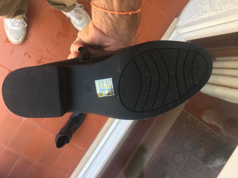 Botins de senhora novos