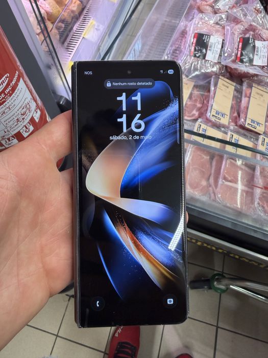 Samsung fold 4 (512)