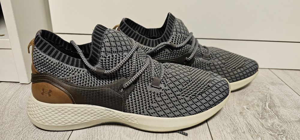 UNDER ARMOUR buty sportowe męskie rozmiar 45 wkładka 28cm