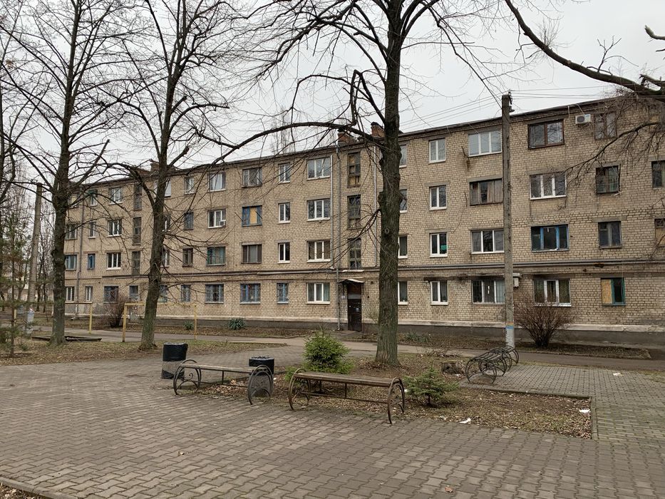 Кімната в комуналці на 44 кварталі, не кутова, з ремонтом, 2 поверх