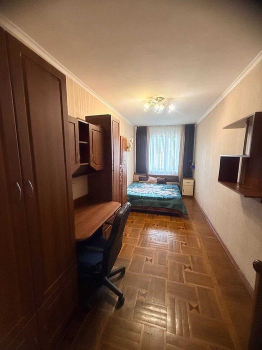 Продам  2-кімнатну квартиру на Черемушках вул.Генерала Петрова/Гайдара