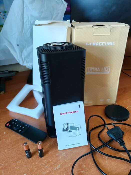 Проєктор Magcubic HY320
