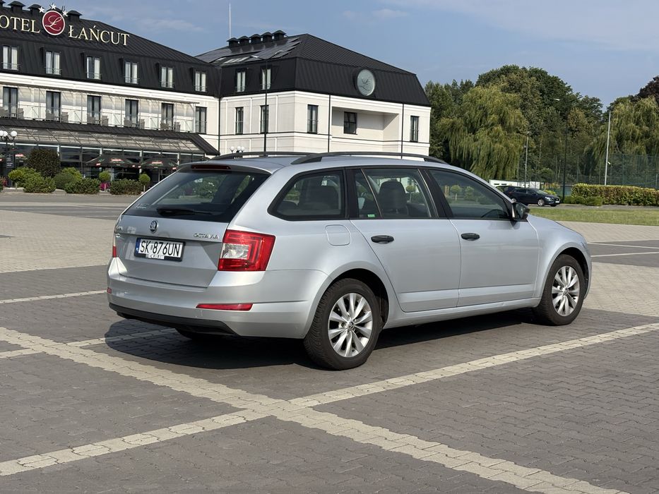 Wynajem samochodu Skoda Octavia Tanio