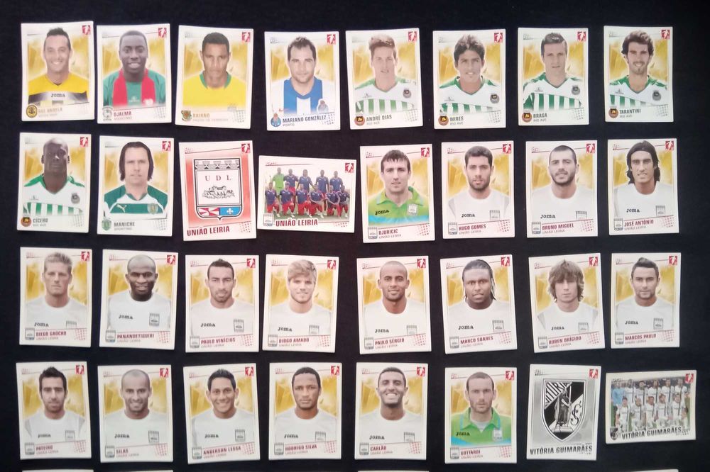 54 cromos diferentes da liga portuguesa 10/11