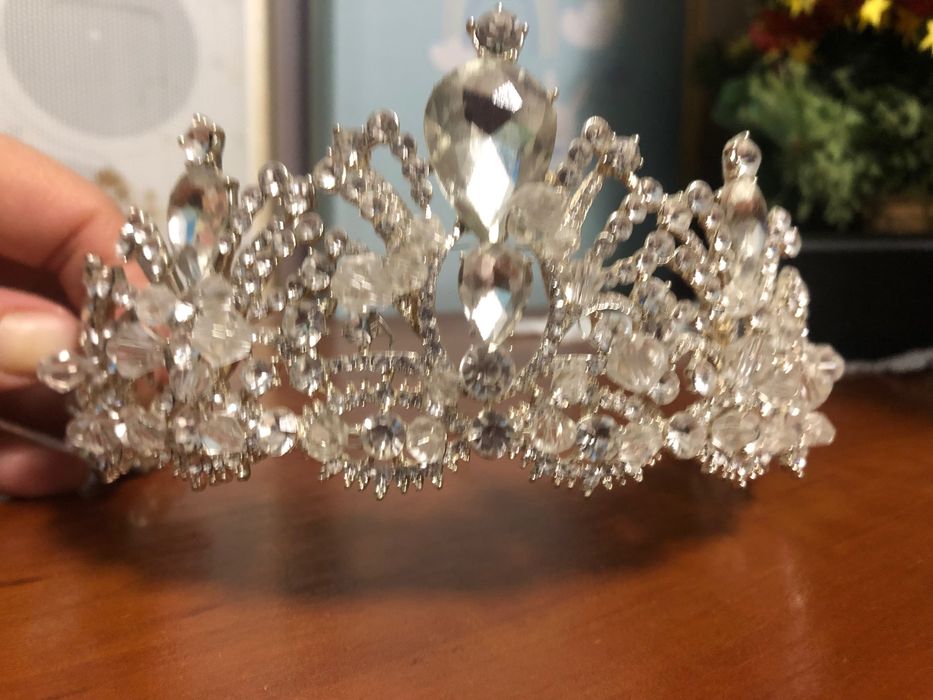 Діадема для волосся