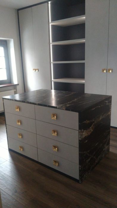 Zestaw mebli garderoba jak nowa