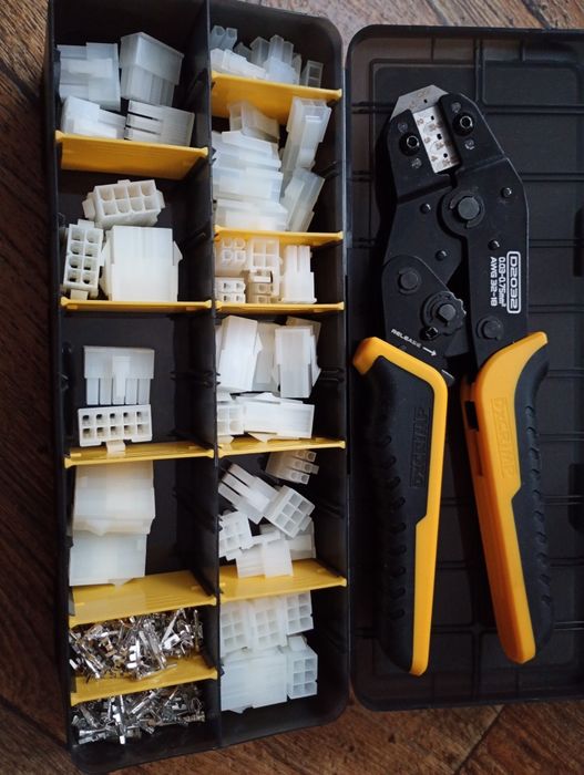 Zestaw: Zaciskarka plus 12 typów złączek