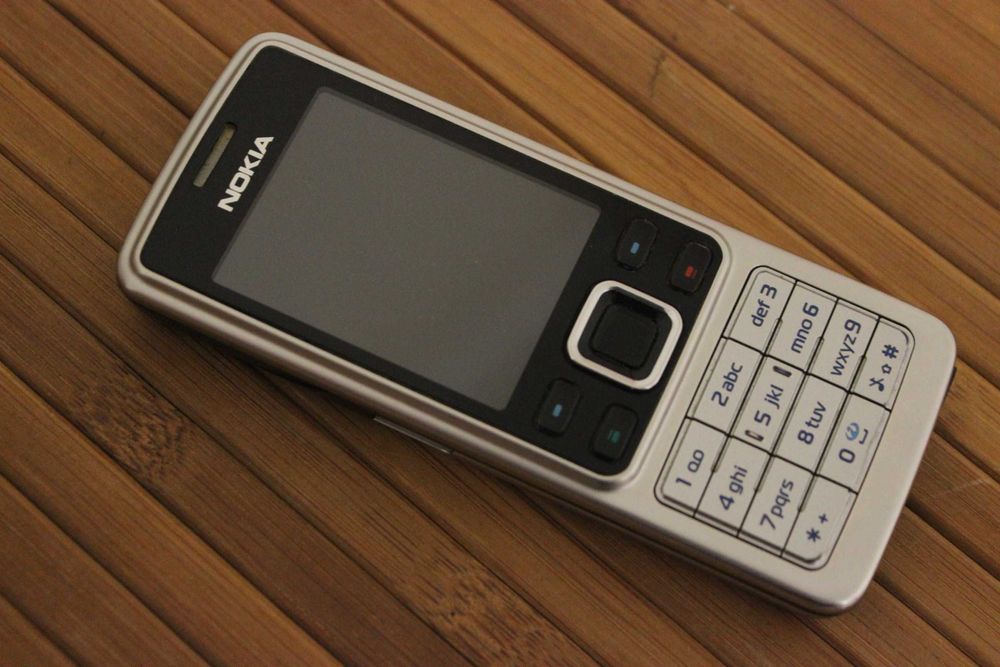 Телефон Nokia 6300