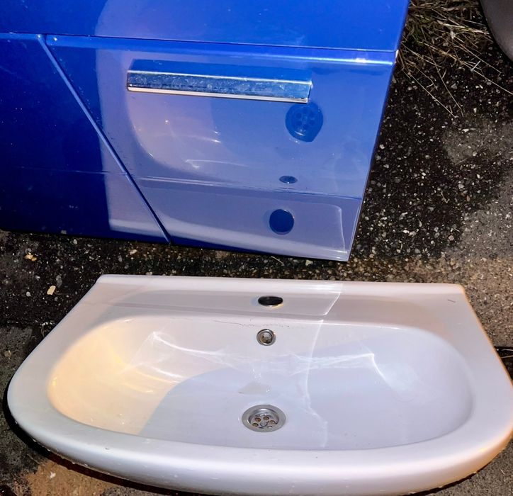Продам тумбу з умивальником.Рукомийник.Раковина.Тумбочка синя