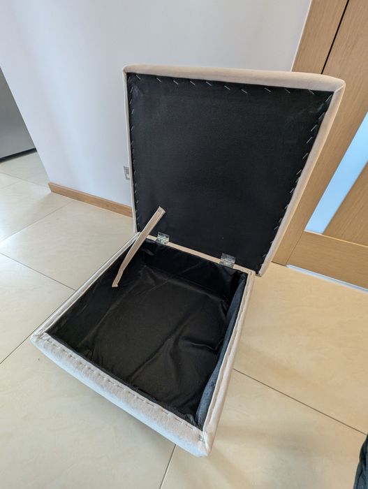 Używany podnóżek/pufa ze schowkiem