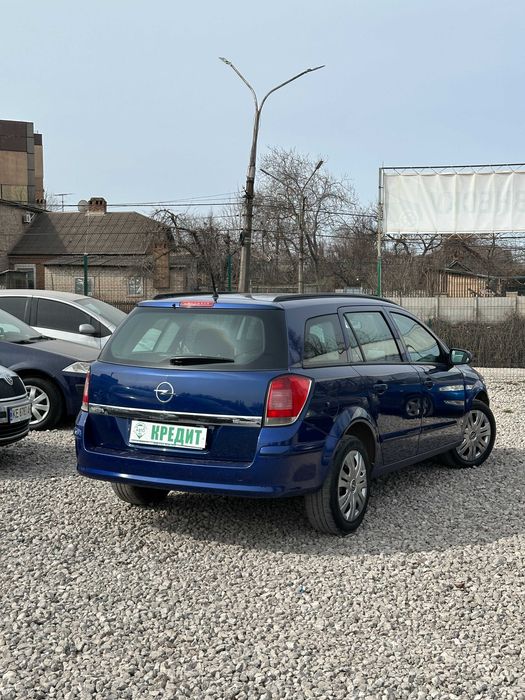 Продам Opel Astra  2016 рік можлива розстрочка,кредит,обмін!