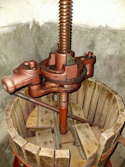 Prensa para vinho pequena