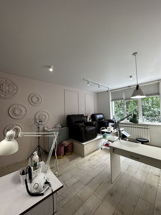 Сдам место мастеру маникюра