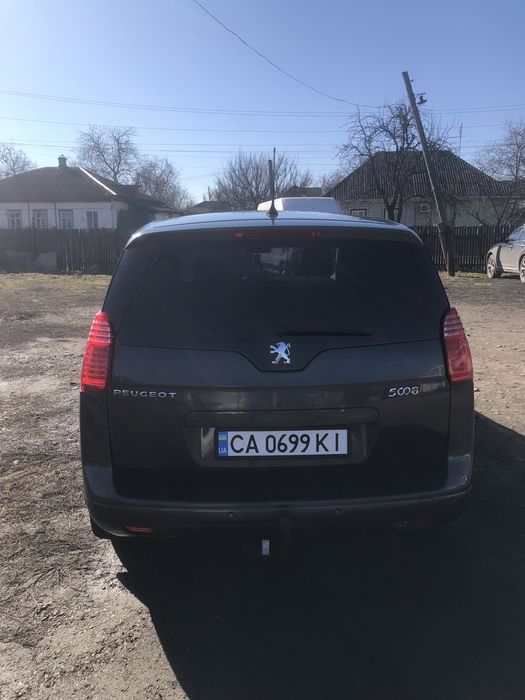 Продам Пежо 5008
