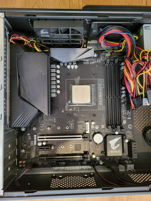 Kit AMD Ryzen 5700G + B550M + 32GB RAM