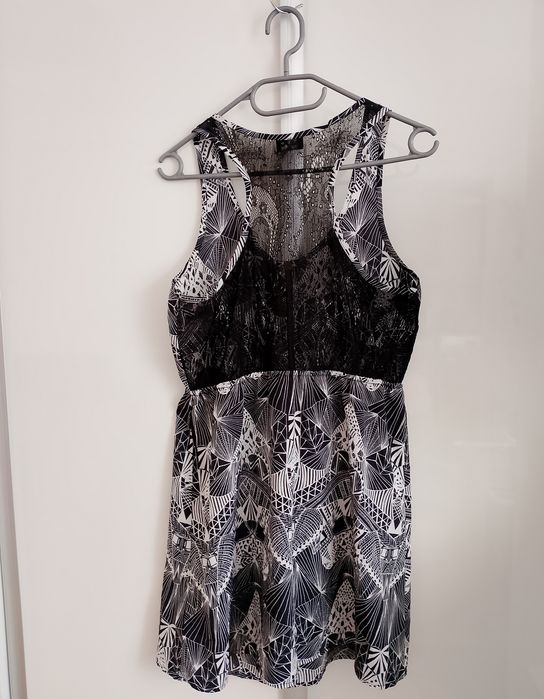 Sukienka mini aztecki wzór z koronką bokserka JC Jeans & Clothes M 38
Długość 85 cm
Szerokość pod pachami 45 cm