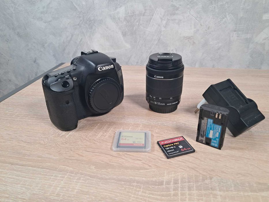 Фотоапарат Canon EOS 7D EF-S 18-55 IS STM